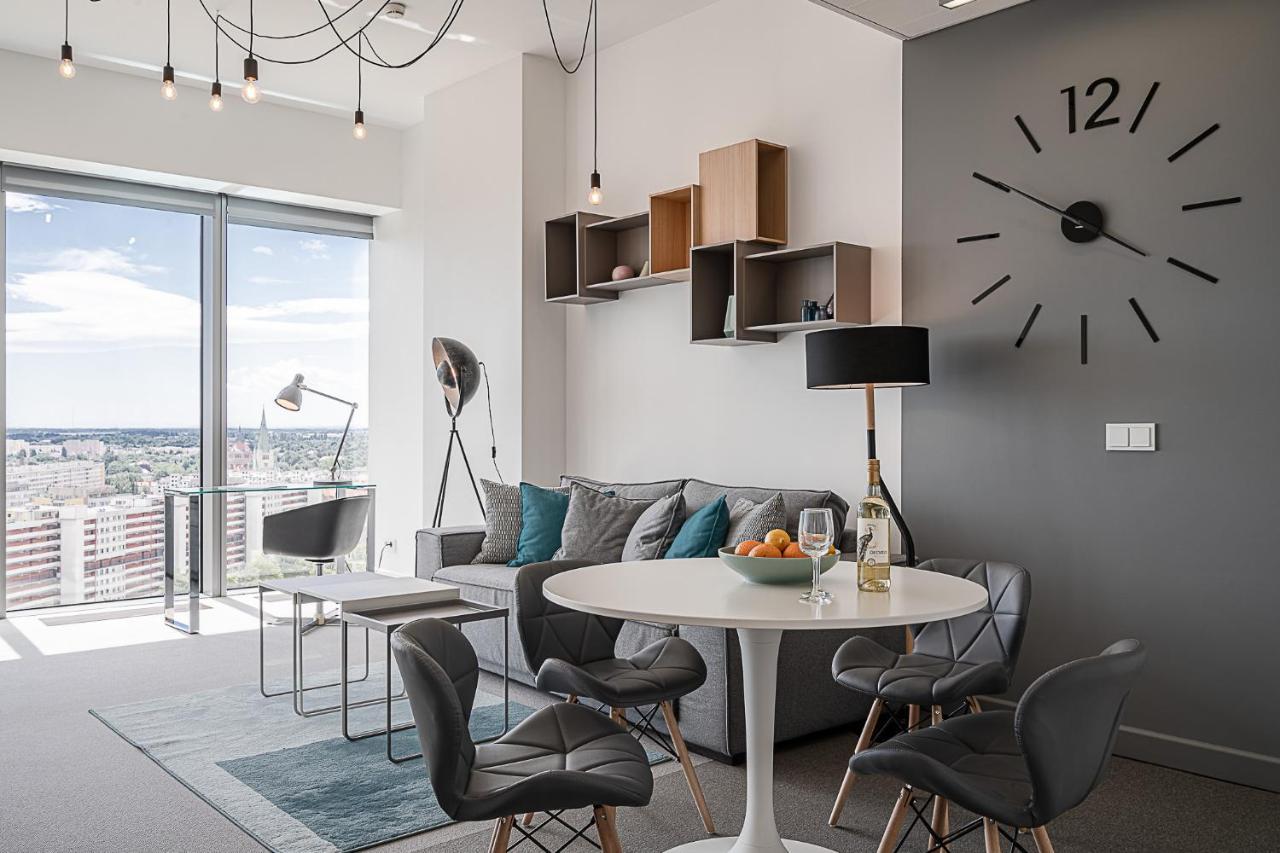 Rentplanet - Apartament Sky Tower Wrocław Exteriör bild