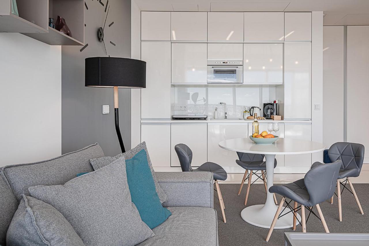 Rentplanet - Apartament Sky Tower Wrocław Exteriör bild