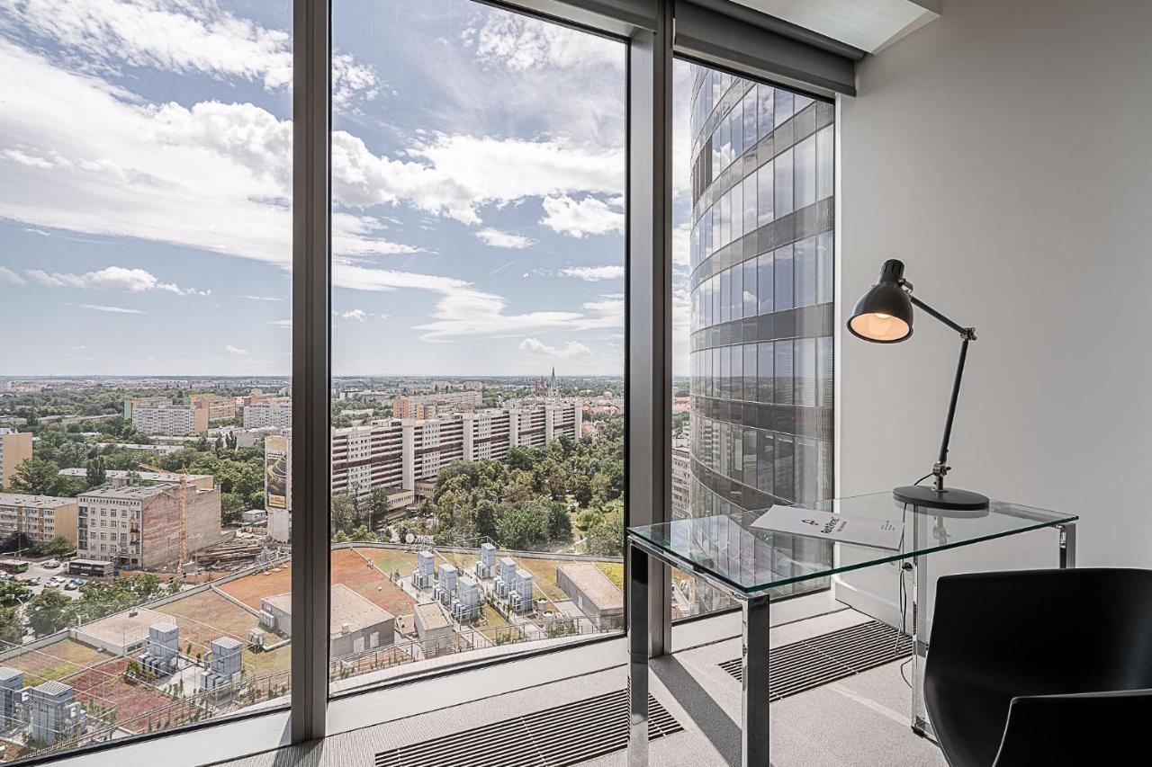 Rentplanet - Apartament Sky Tower Wrocław Exteriör bild
