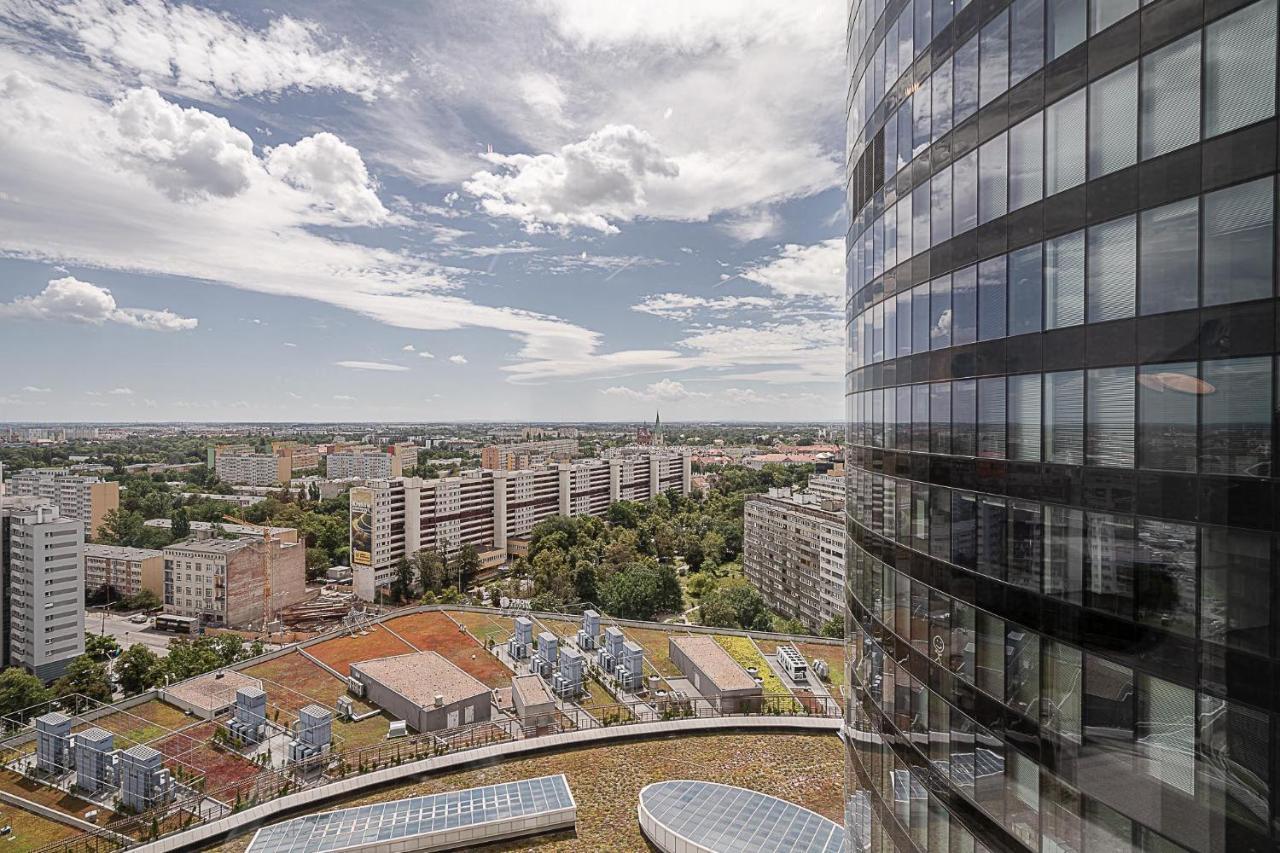 Rentplanet - Apartament Sky Tower Wrocław Exteriör bild