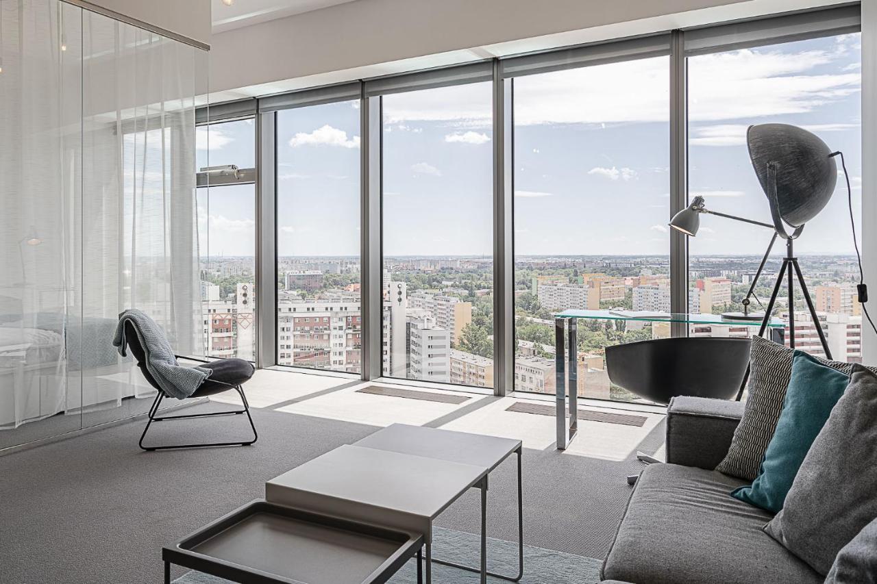 Rentplanet - Apartament Sky Tower Wrocław Exteriör bild